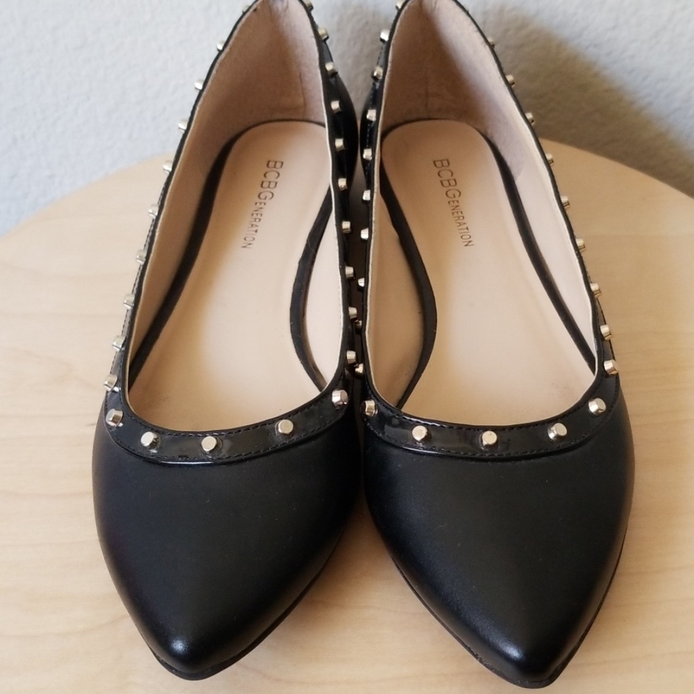 BCBG FLATS